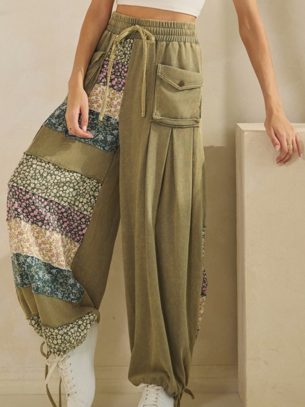 Sage + Fig Floral Print Patchwork Stretchy Waist Jogger Pants - Picture 7 of 7